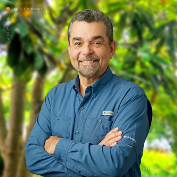 Ernesto Yturralde facilitando procesos de debriefing en aprendizaje experiencial