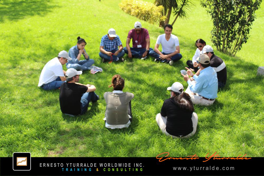 Taller experiencial con dinámicas grupales y proceso de reflexión estructurada